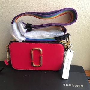 MARC JACOBS
Snapshot Glitter Leather Crossbody Bag